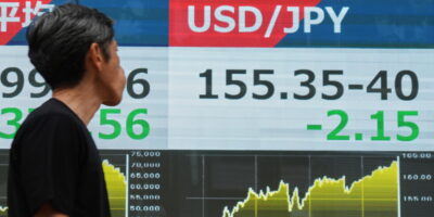 El dólar estadounidense cae frente al yen japonés tras intervenciones del mercado